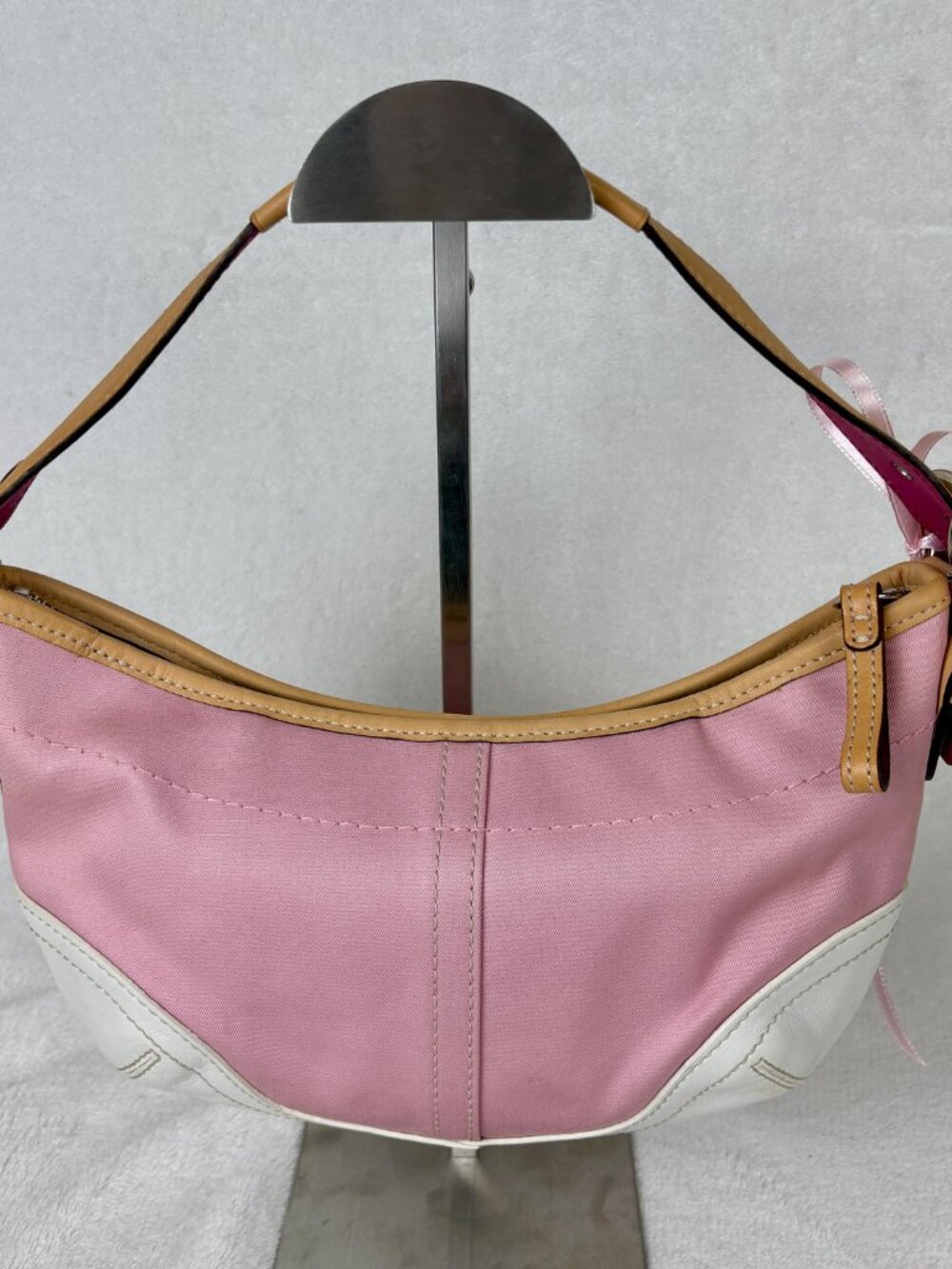 Vintage Y2K Coach Hampton/Soho Small Baby Pink Canvas Hobo - Picture 5 of 16